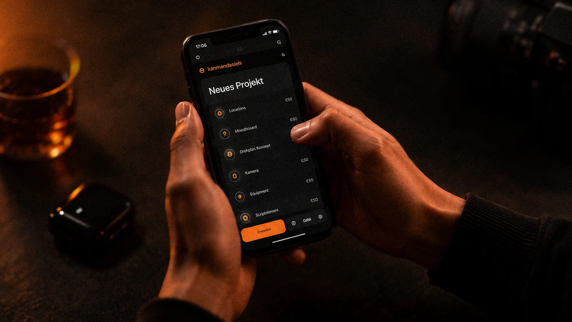 Projektplanung und Aufgaben-Checkliste auf dem Smartphone für die laufende Weiterentwicklung